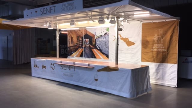 D1DCEFB4-4A01-4FAA-BF92-ACFE3ACABEB2