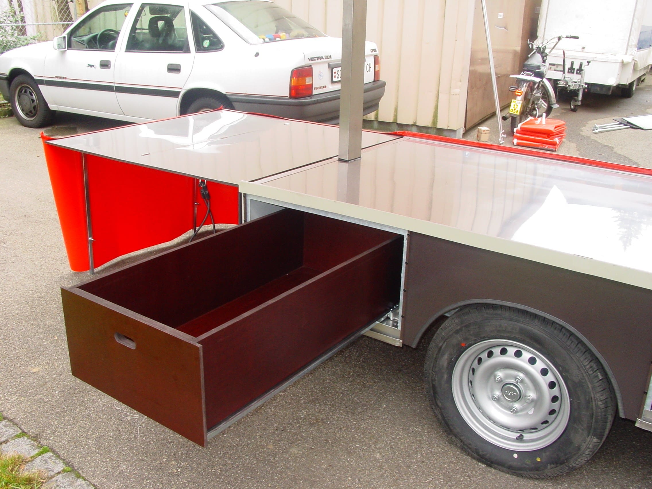 Schublade mit Rollenlagerung